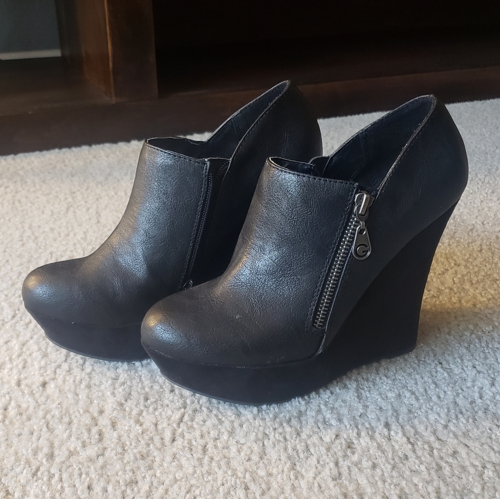 Guess wedge booties